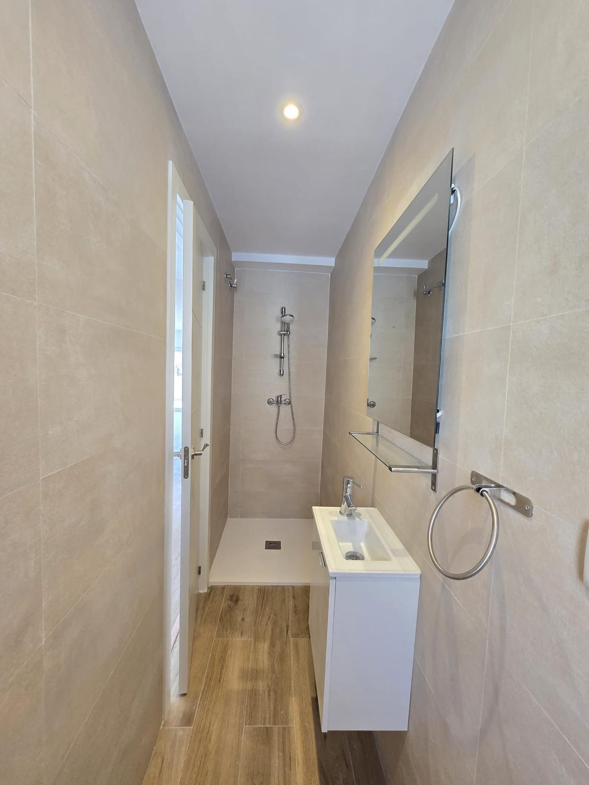 CHALET ADOSADO EN ZONA RECINTO FERIAL - FUENGIROLA - foto 8