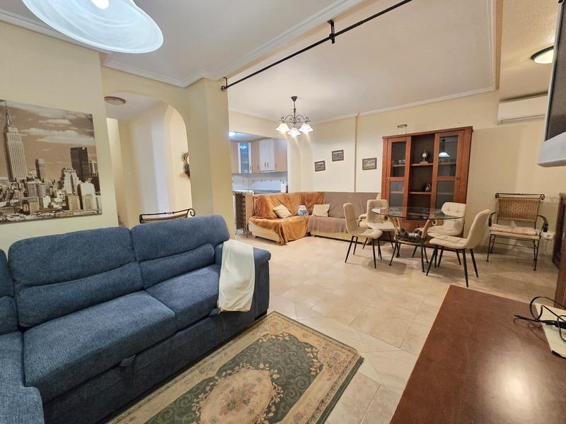 Chalet Adosado en Torrevieja de 3 dormitorios y 2 baños - foto 3