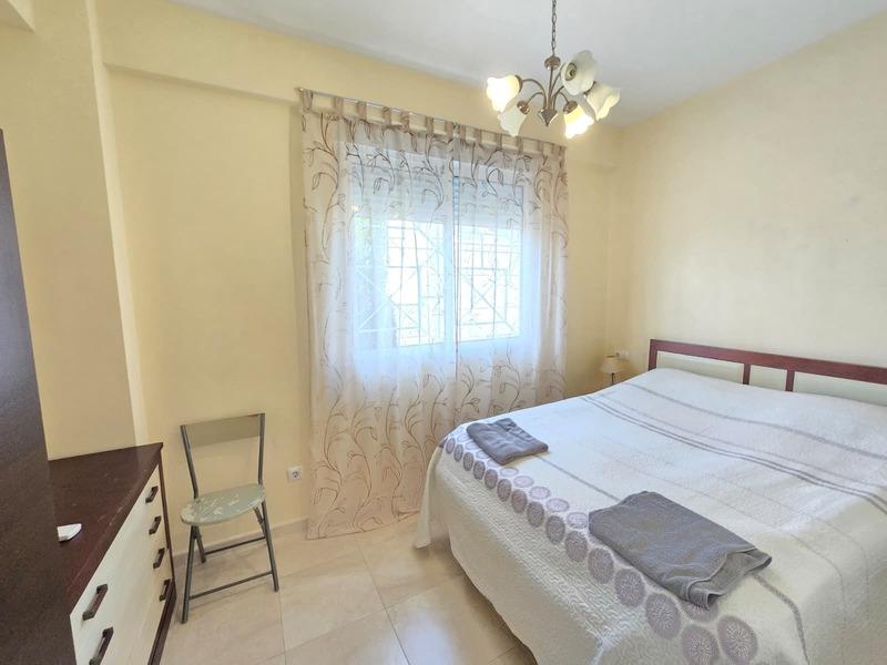 Chalet Adosado en Torrevieja de 3 dormitorios y 2 baños - foto 6