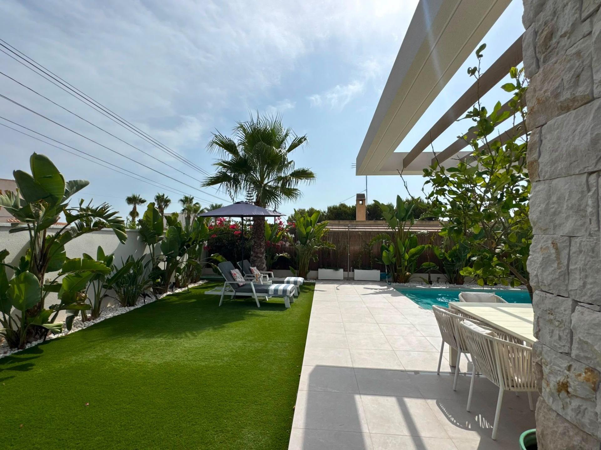 VILLA INDEPENDIENTE CON PISCINA PRIVADA EN LOMAS DE CABO ROI - foto 12
