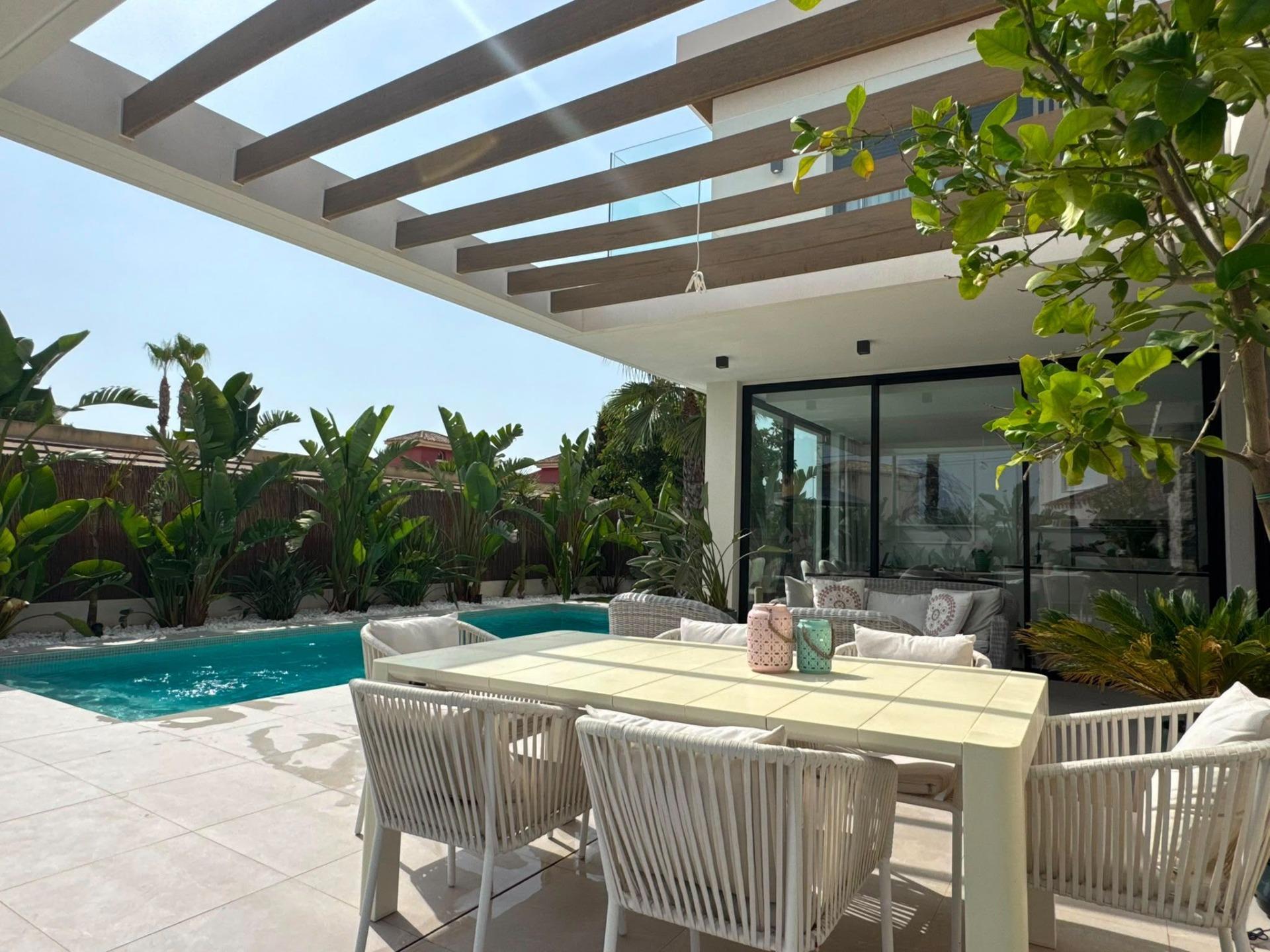 VILLA INDEPENDIENTE CON PISCINA PRIVADA EN LOMAS DE CABO ROI - foto 8
