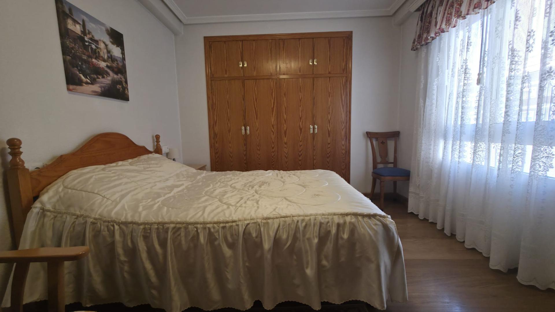 Amplio Apartamento de 3 habitaciones en Torrevieja, Acequion - foto 4