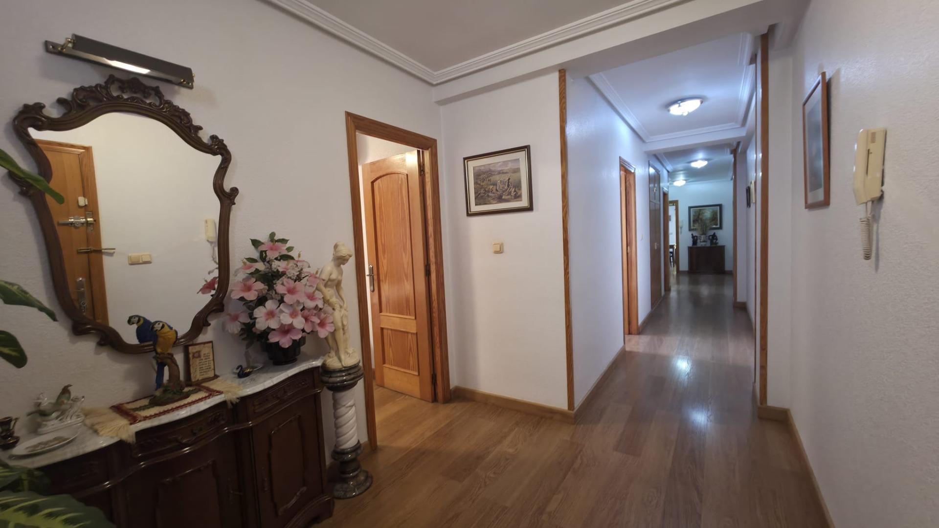 Amplio Apartamento de 3 habitaciones en Torrevieja, Acequion - foto 8