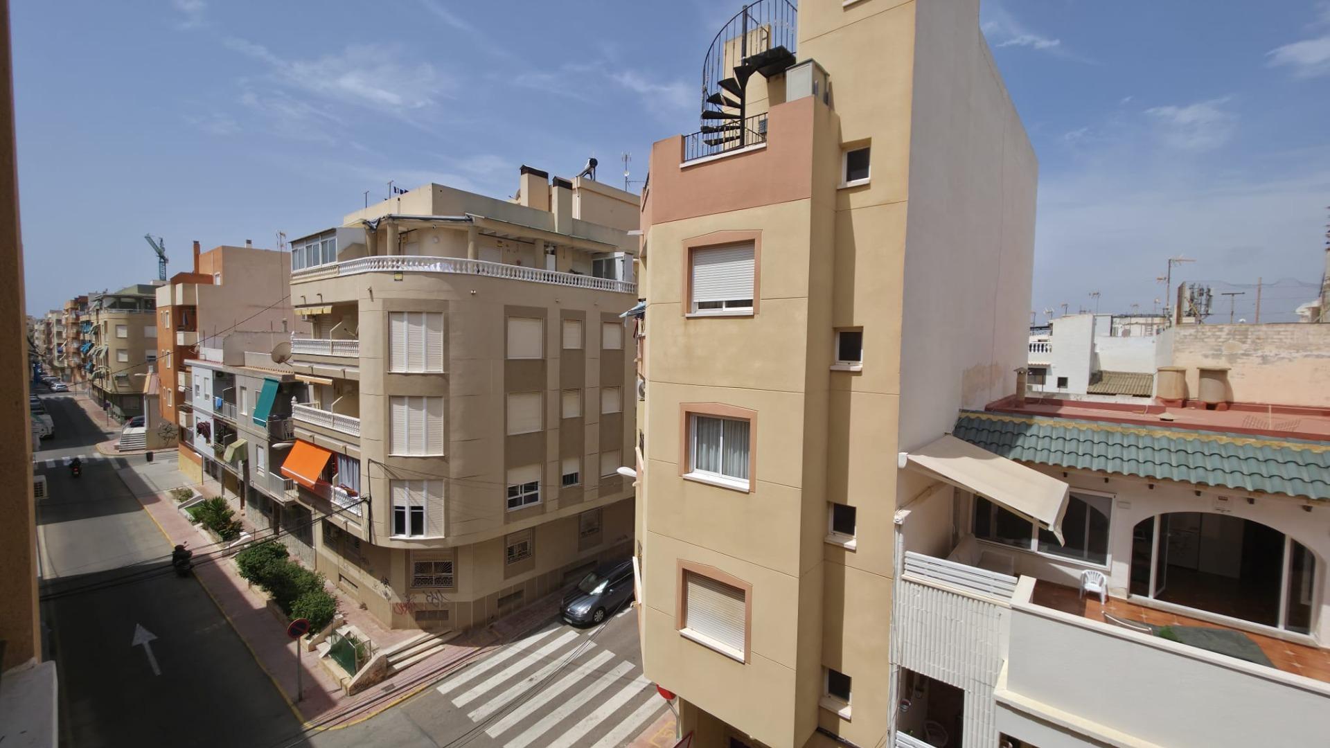 Apartamento en Torrevieja playa de Los Locos en Perfecto Est - foto 15