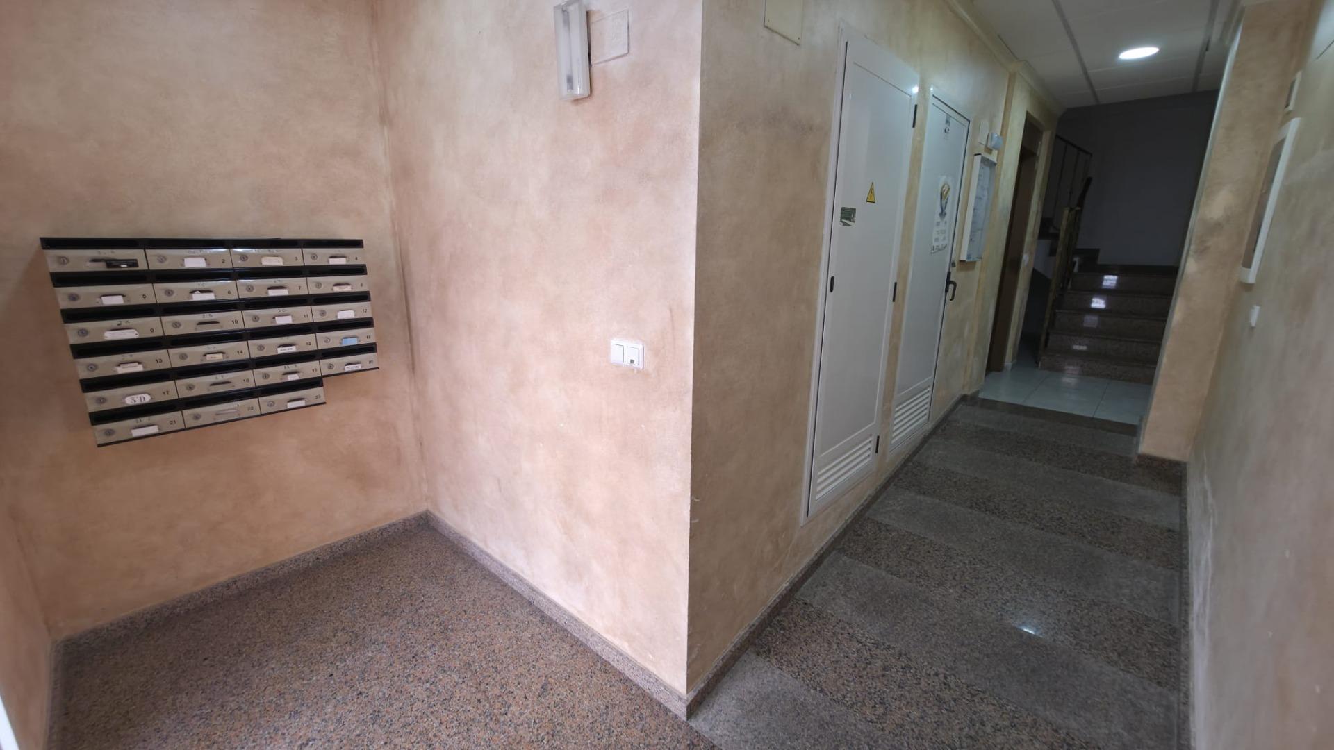 Apartamento en Torrevieja playa de Los Locos en Perfecto Est - foto 16