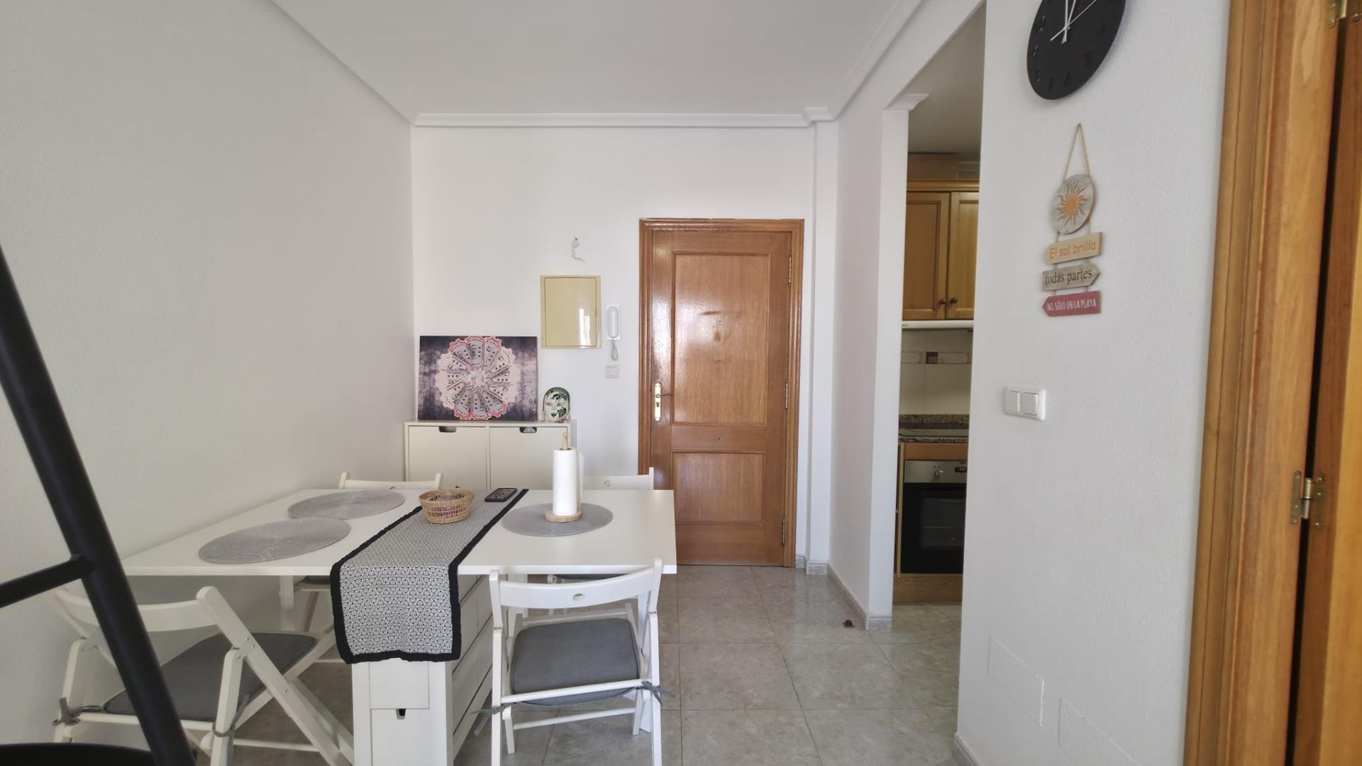 Apartamento en Torrevieja playa de Los Locos en Perfecto Est - foto 5