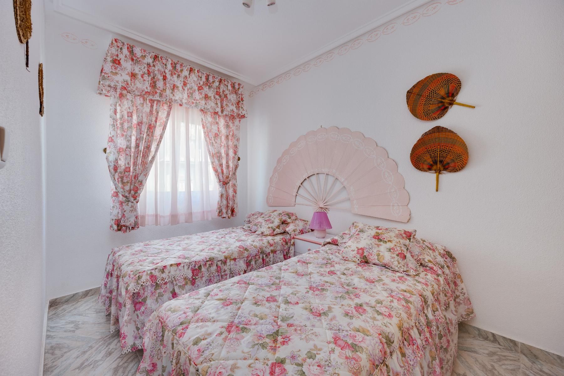 APARTAMENTO DE 2 DORMITORIOS 1 BAÑO EN TORREVIEJA ZONA LA MA - foto 18