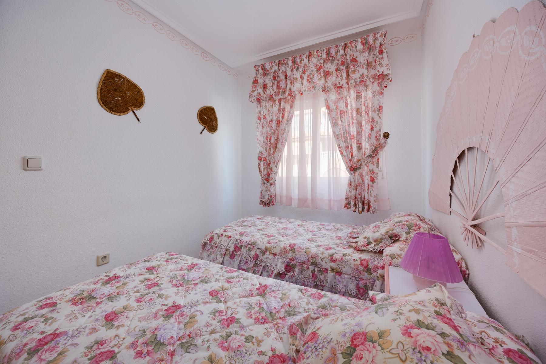 APARTAMENTO DE 2 DORMITORIOS 1 BAÑO EN TORREVIEJA ZONA LA MA - foto 19