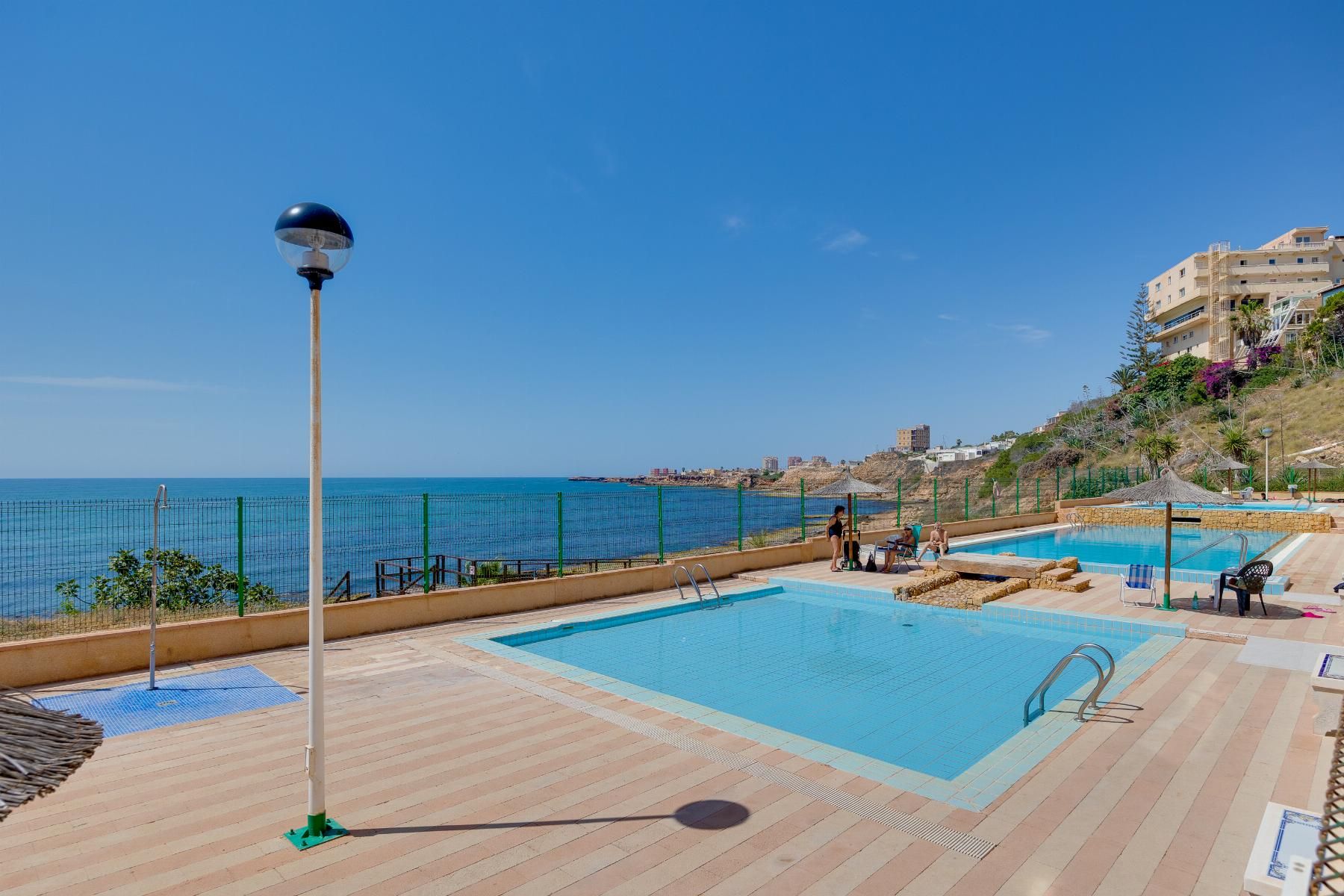 APARTAMENTO DE 2 DORMITORIOS 1 BAÑO EN TORREVIEJA ZONA LA MA - foto 27