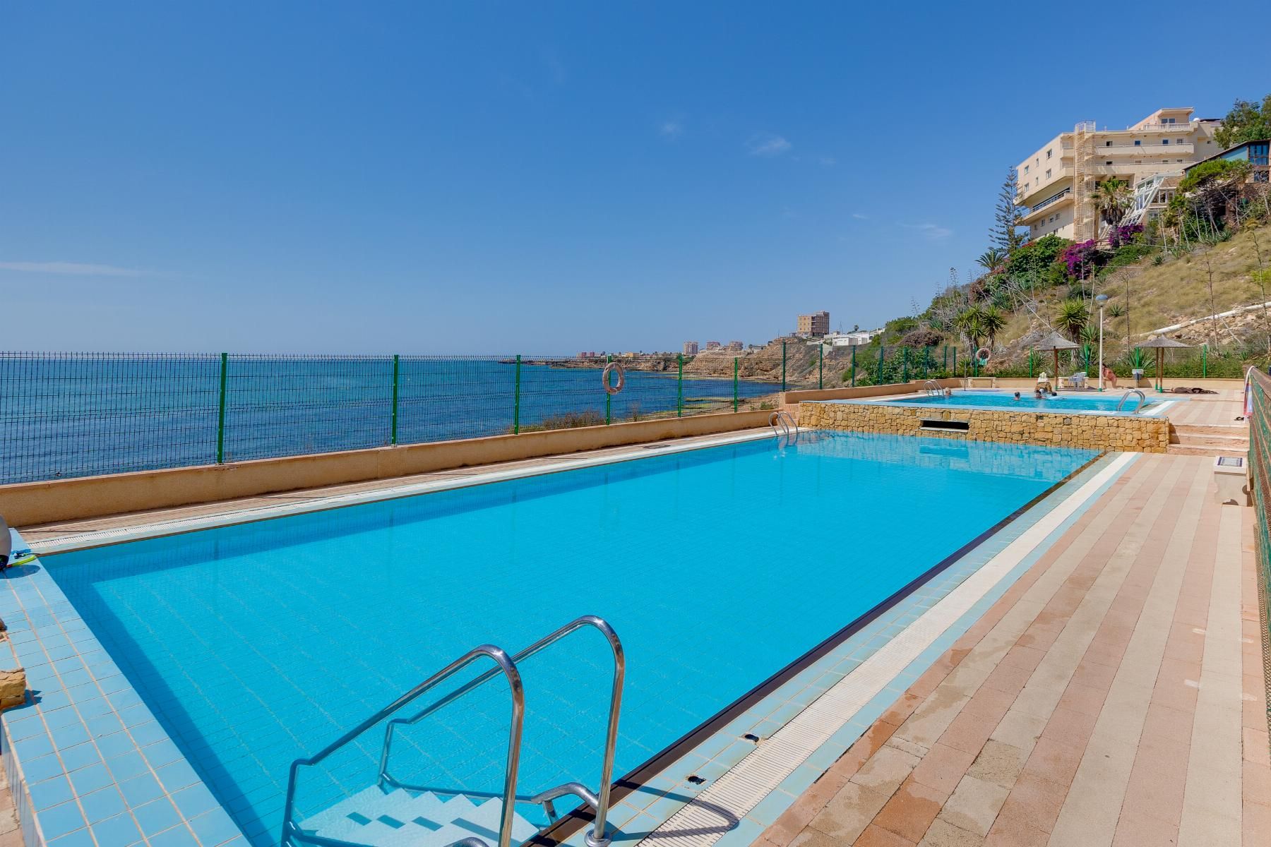 APARTAMENTO DE 2 DORMITORIOS 1 BAÑO EN TORREVIEJA ZONA LA MA - foto 4