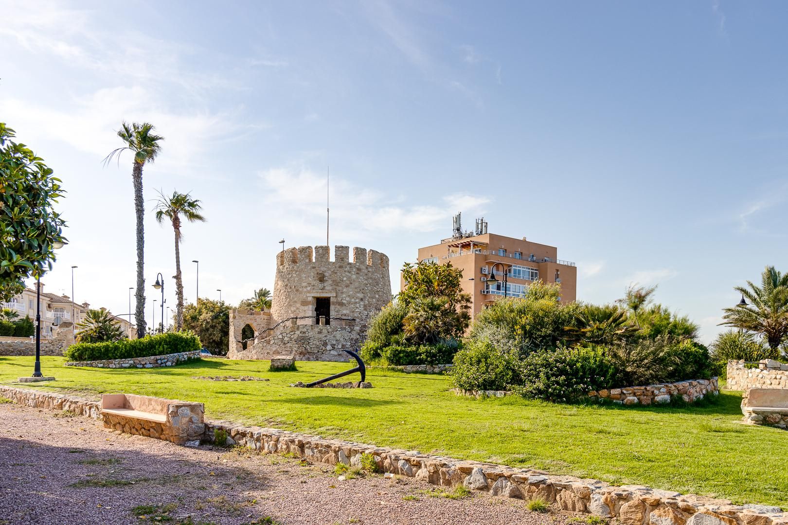 APARTAMENTO DE 2 DORMITORIOS 1 BAÑO EN TORREVIEJA ZONA LA MA - foto 31