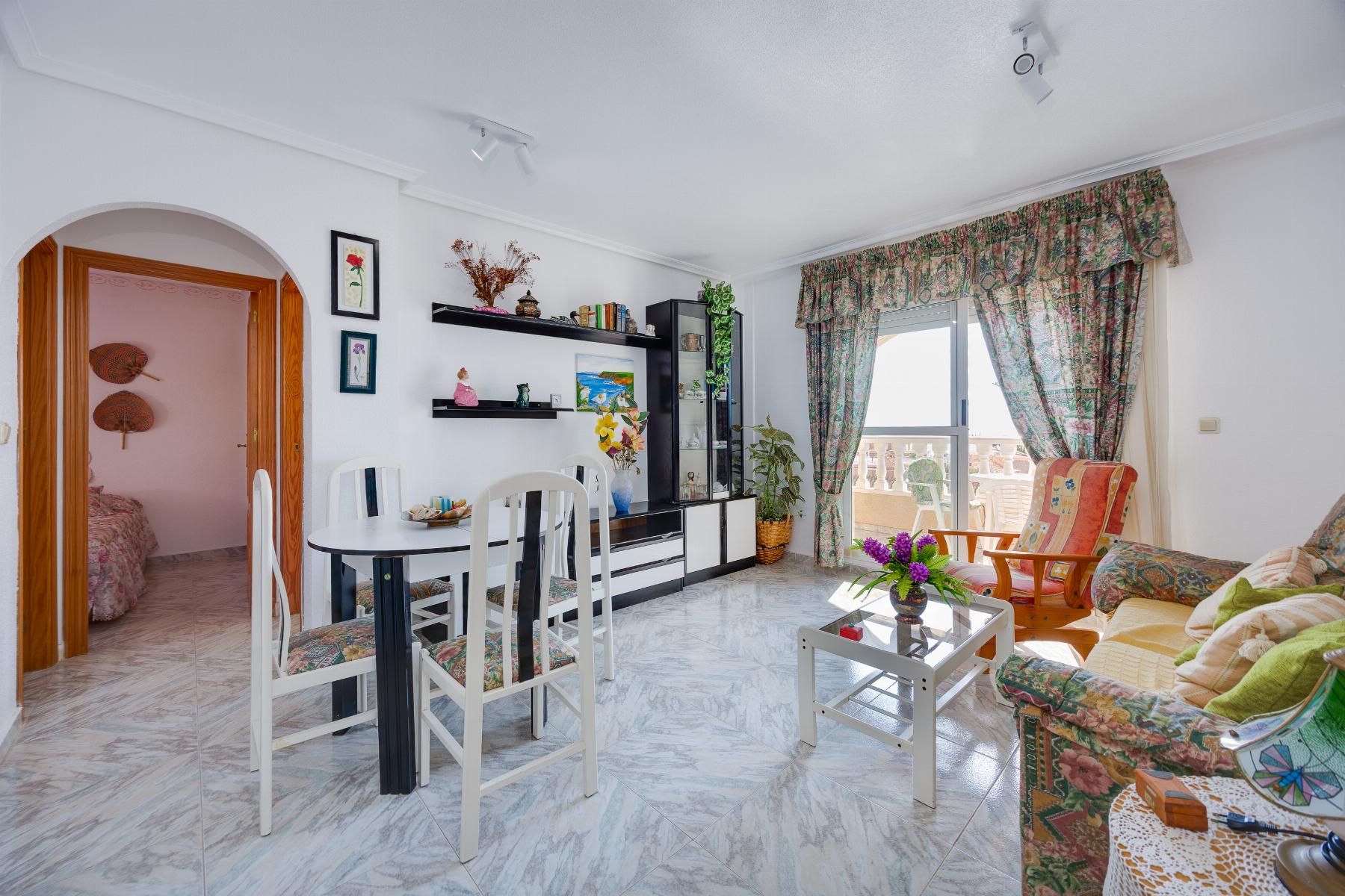 APARTAMENTO DE 2 DORMITORIOS 1 BAÑO EN TORREVIEJA ZONA LA MA - foto 8