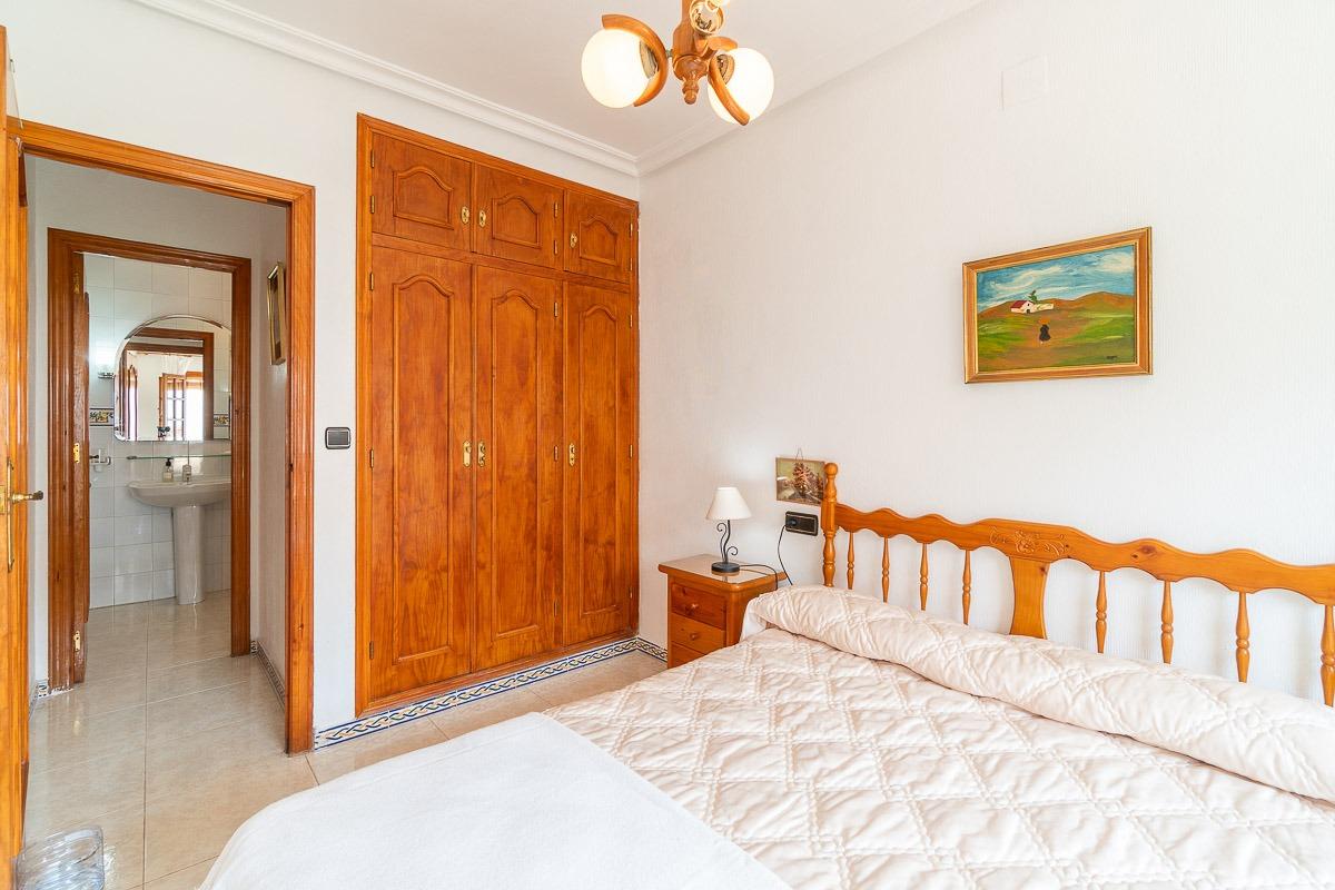 LUMINOSO ATICO DUPLEX CON SOLARIUM Y PARKING PRIVADO EN TORR - foto 21