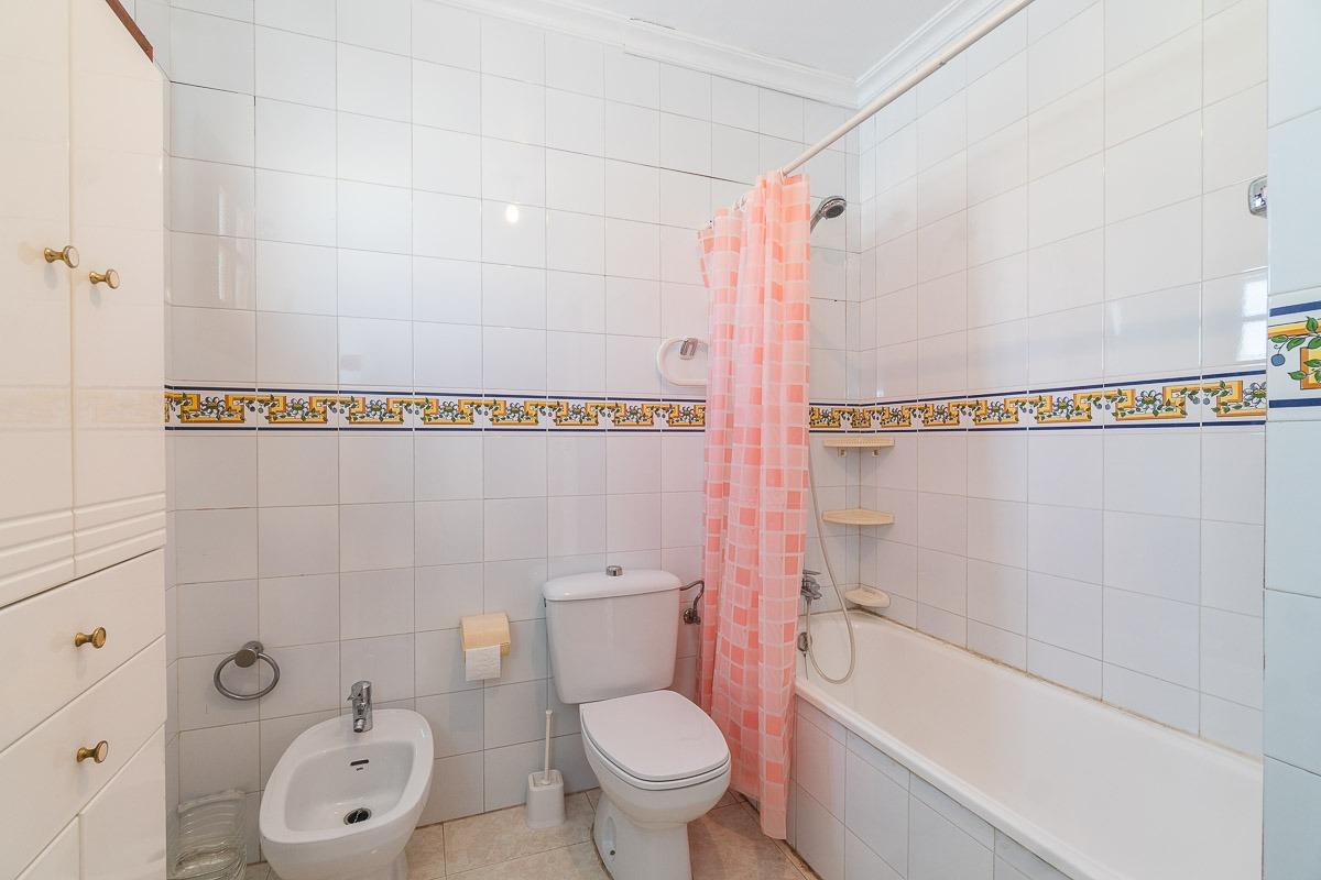LUMINOSO ATICO DUPLEX CON SOLARIUM Y PARKING PRIVADO EN TORR - foto 24