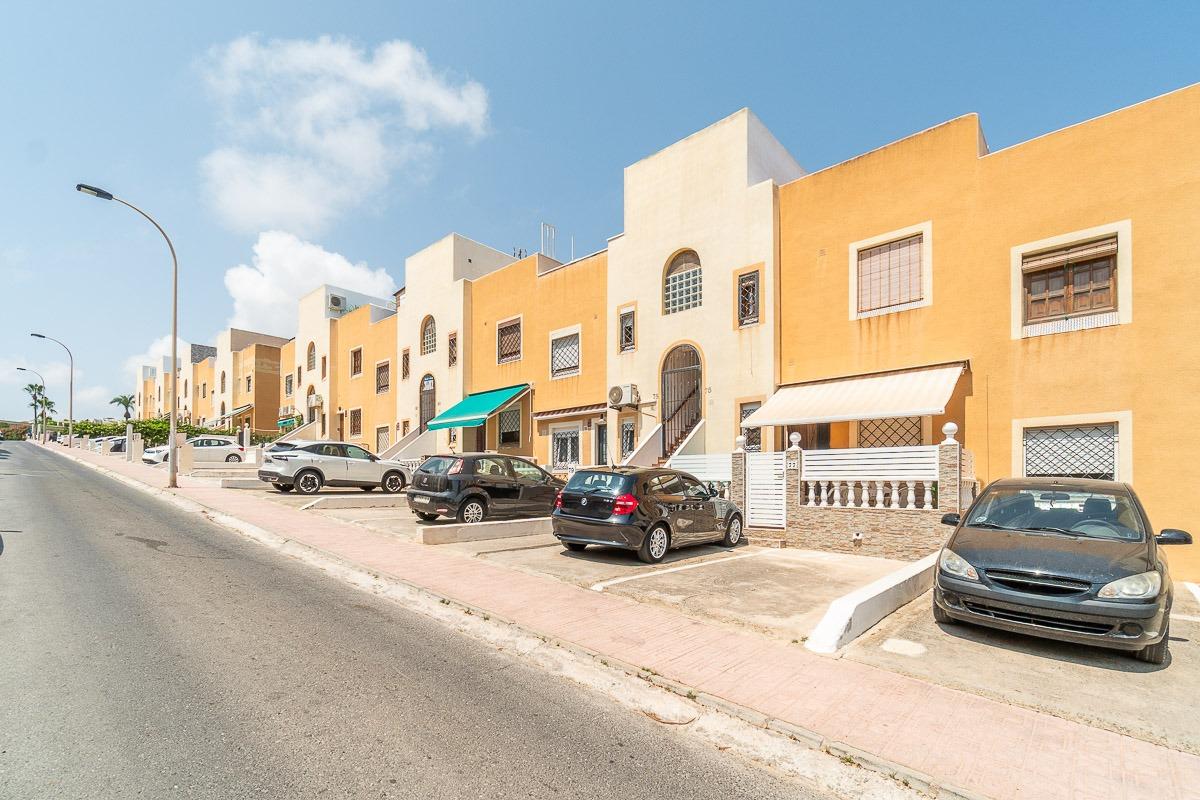 LUMINOSO ATICO DUPLEX CON SOLARIUM Y PARKING PRIVADO EN TORR - foto 4
