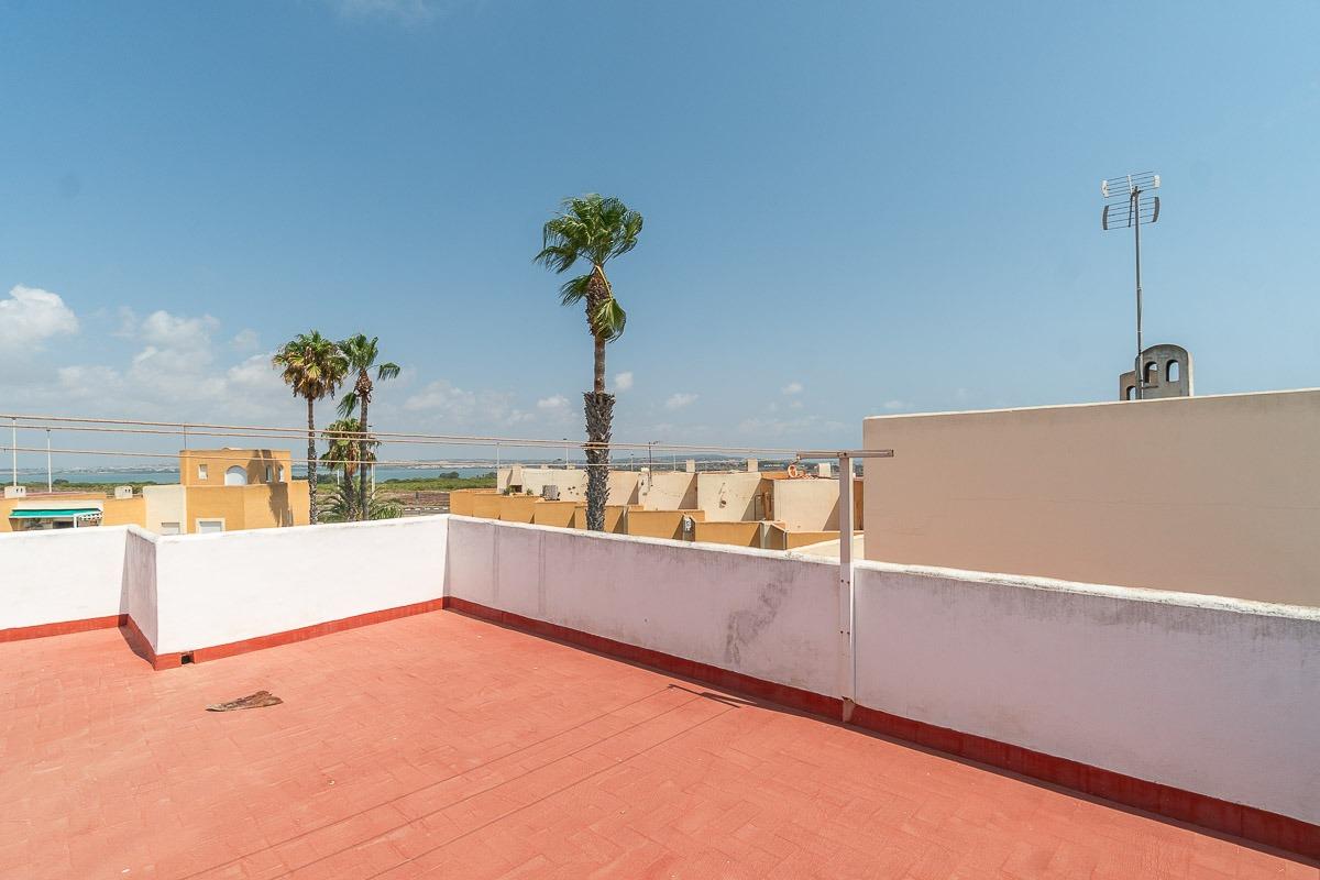 LUMINOSO ATICO DUPLEX CON SOLARIUM Y PARKING PRIVADO EN TORR - foto 5