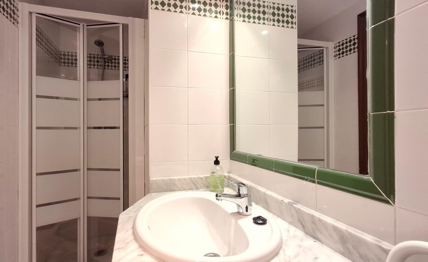 Apartamento en Torrevieja a solo 100 metros de la Playa de L - foto 22
