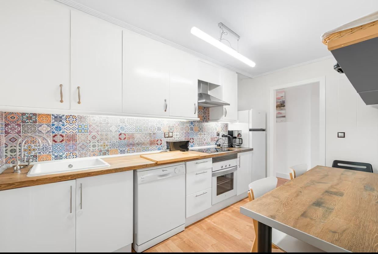 Apartamento de 3 dormitorios 2 baños, garaje, se alquila por - foto 11