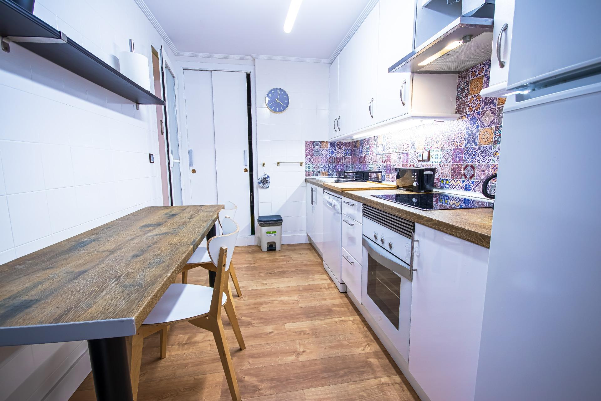 Apartamento de 3 dormitorios 2 baños, garaje, se alquila por - foto 13