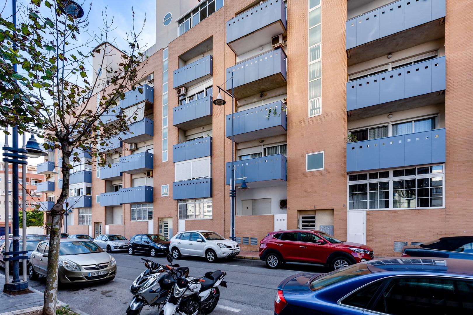 Apartamento de 3 dormitorios 2 baños, garaje, se alquila por - foto 14