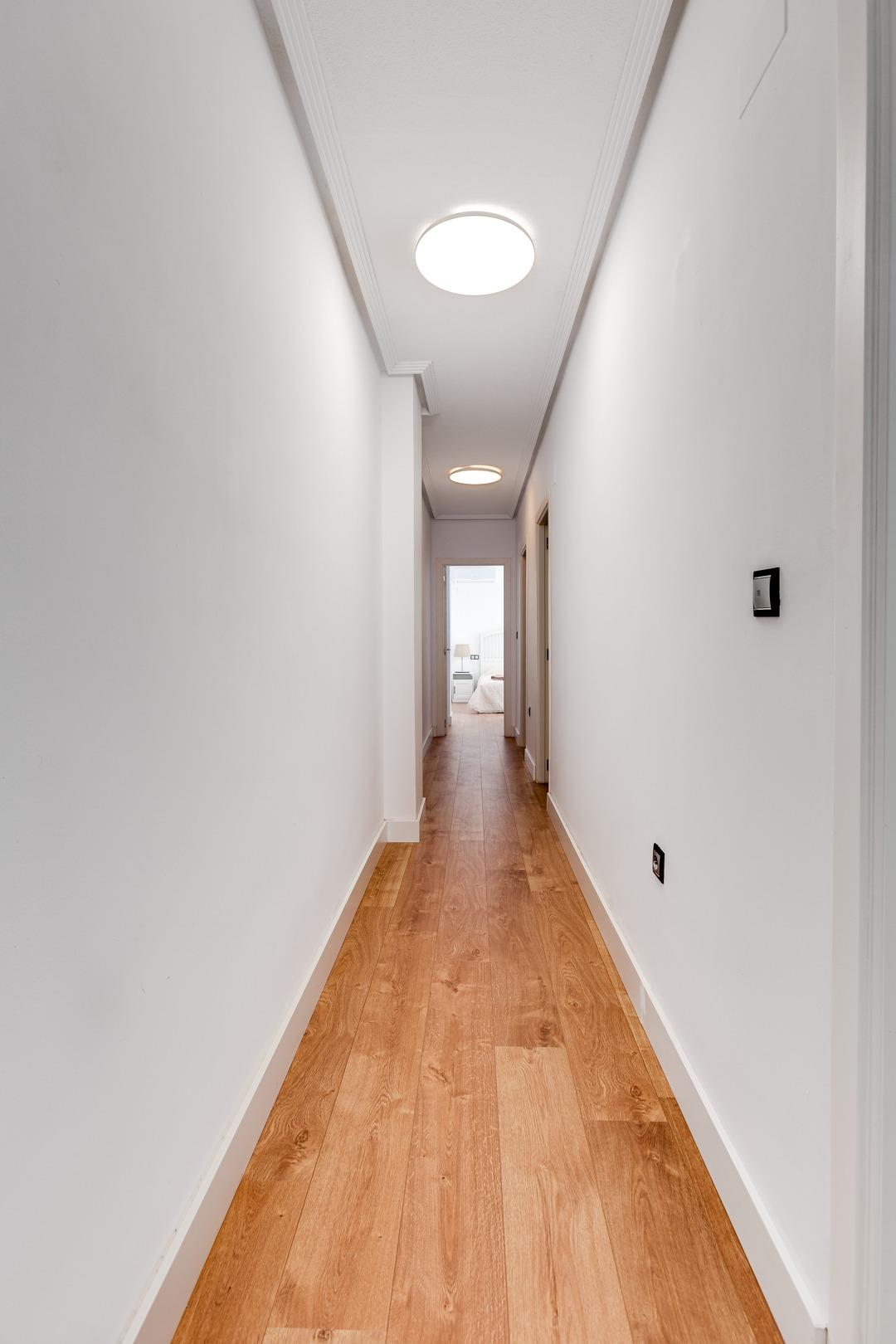 Apartamento de 3 dormitorios 2 baños, garaje, se alquila por - foto 18