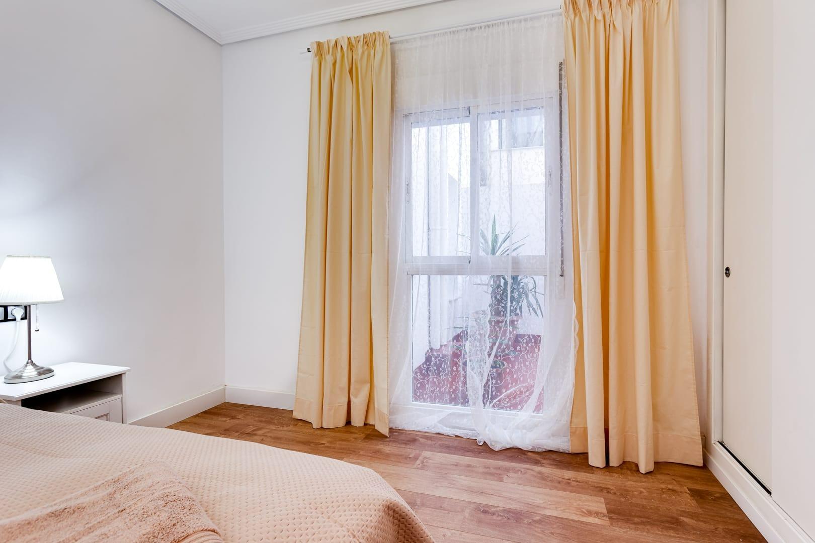Apartamento de 3 dormitorios 2 baños, garaje, se alquila por - foto 22