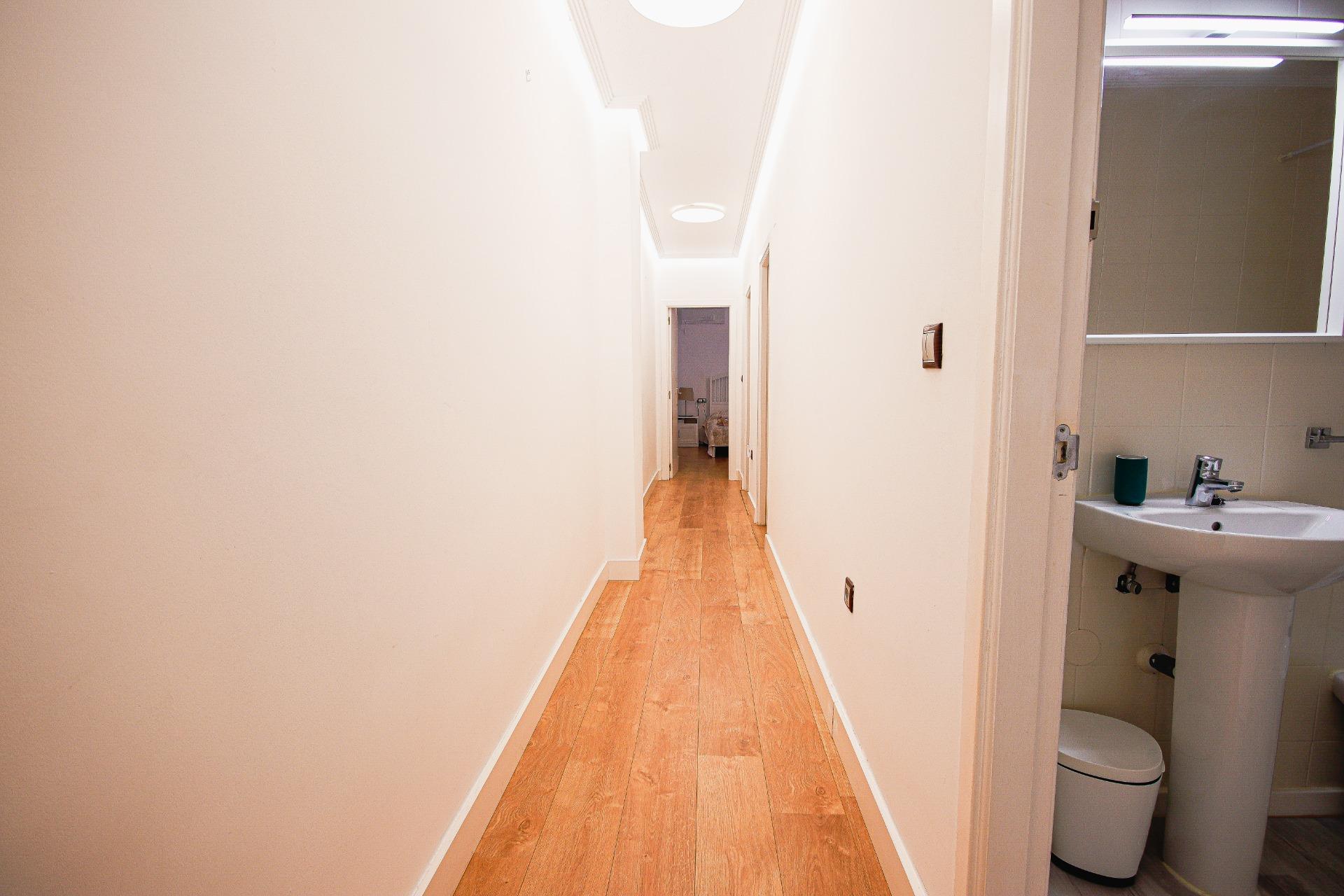 Apartamento de 3 dormitorios 2 baños, garaje, se alquila por - foto 29