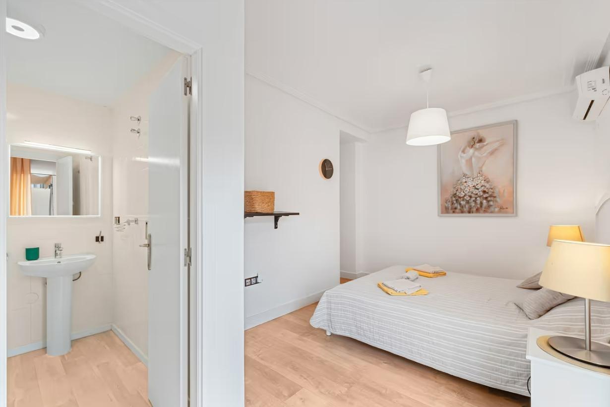 Apartamento de 3 dormitorios 2 baños, garaje, se alquila por - foto 39