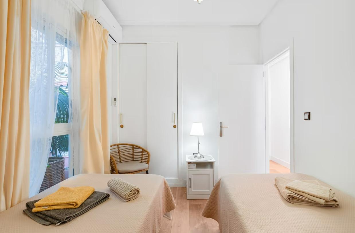 Apartamento de 3 dormitorios 2 baños, garaje, se alquila por - foto 42
