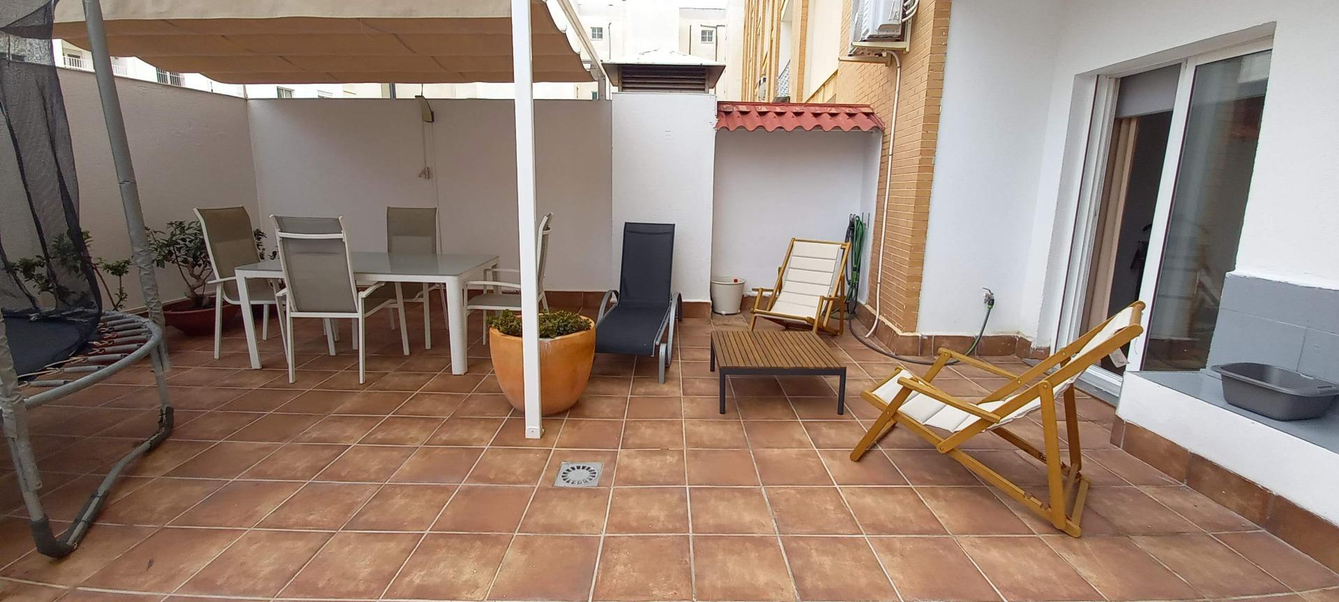 Apartamento de 3 dormitorios 2 baños, garaje, se alquila por - foto 46