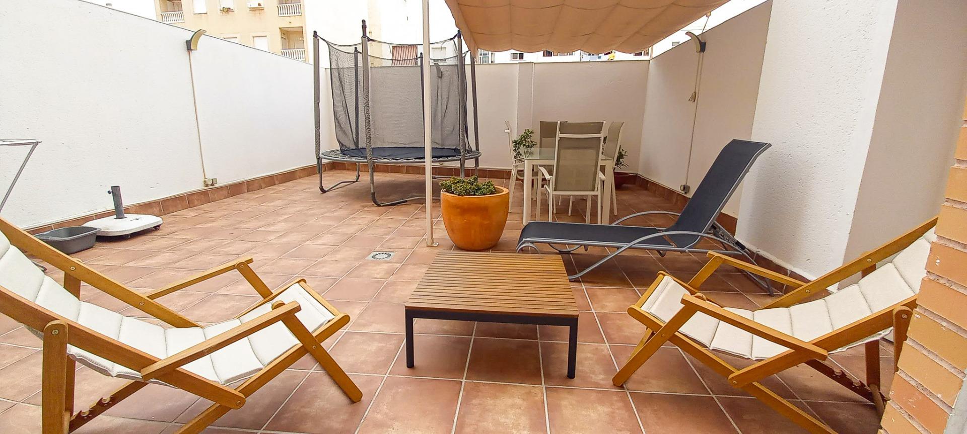 Apartamento de 3 dormitorios 2 baños, garaje, se alquila por - foto 47
