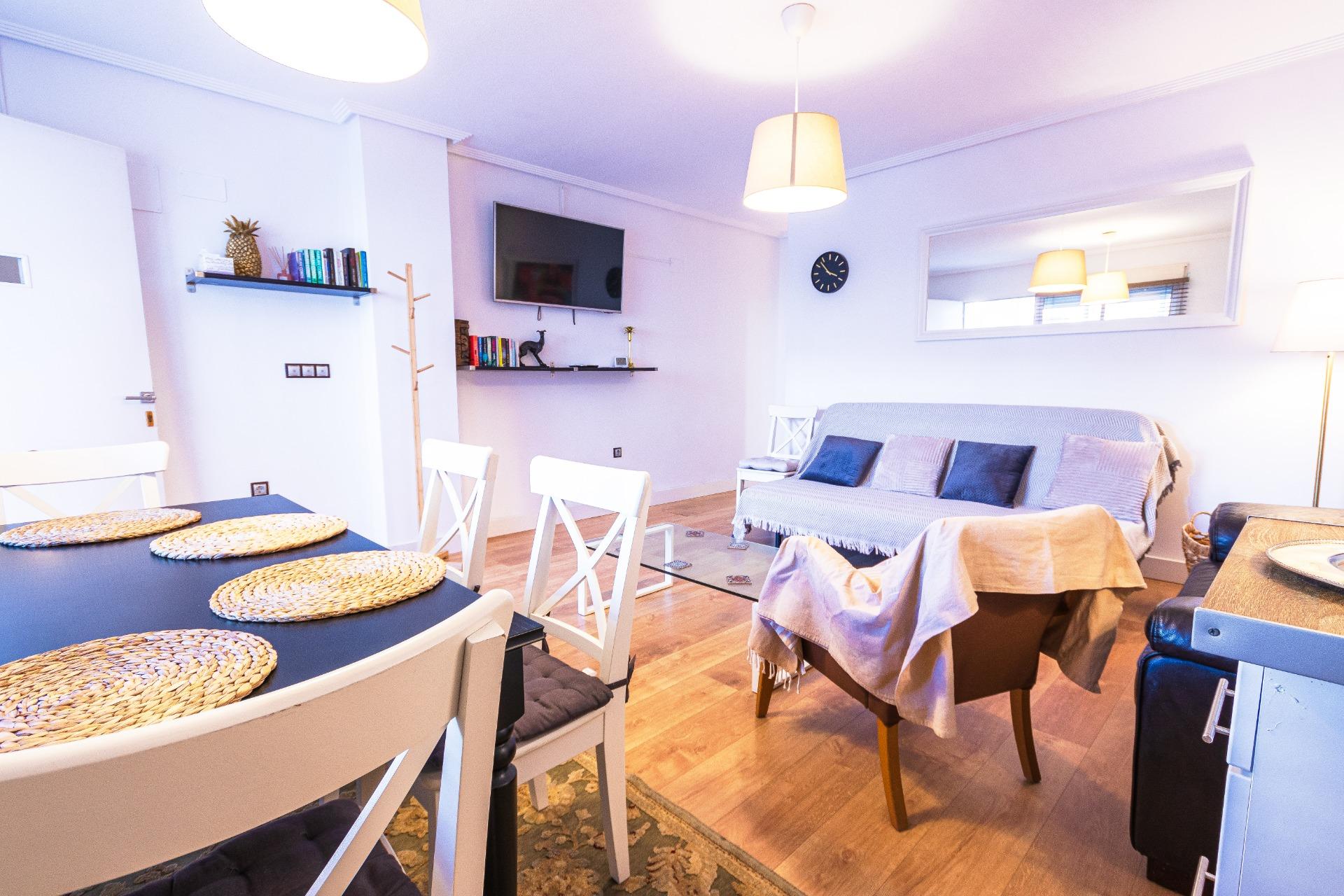 Apartamento de 3 dormitorios 2 baños, garaje, se alquila por - foto 10