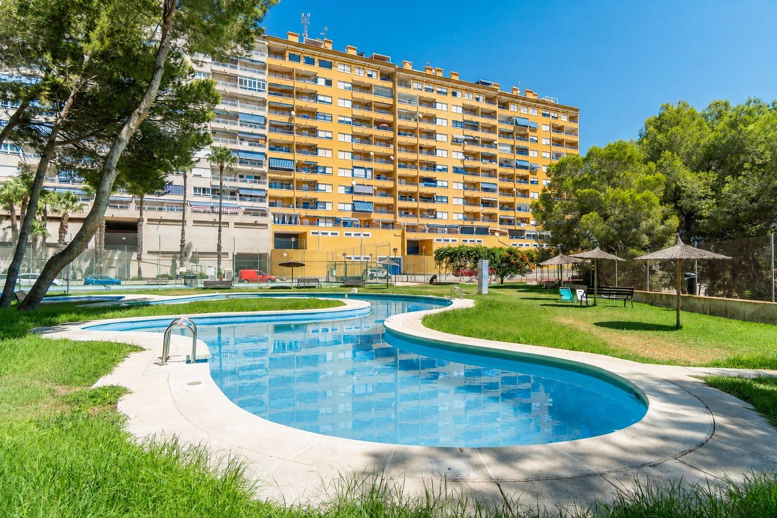 Apartamento con vistas al mar en Altos de Campoamor (Orihuel