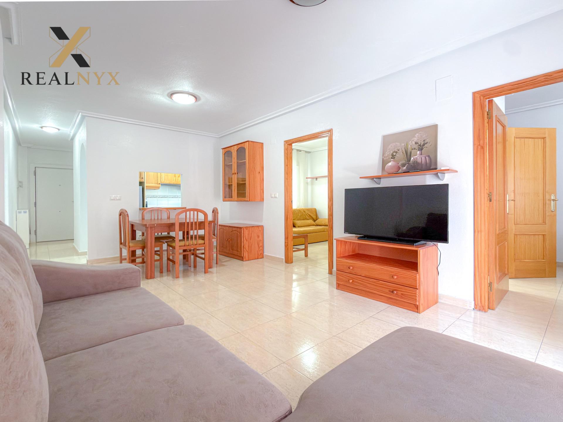 ¡Oportunidad! Apartamento con 2 dormitorios + 2 baños + Piscina comunitaria, en el corazón de Torrevieja