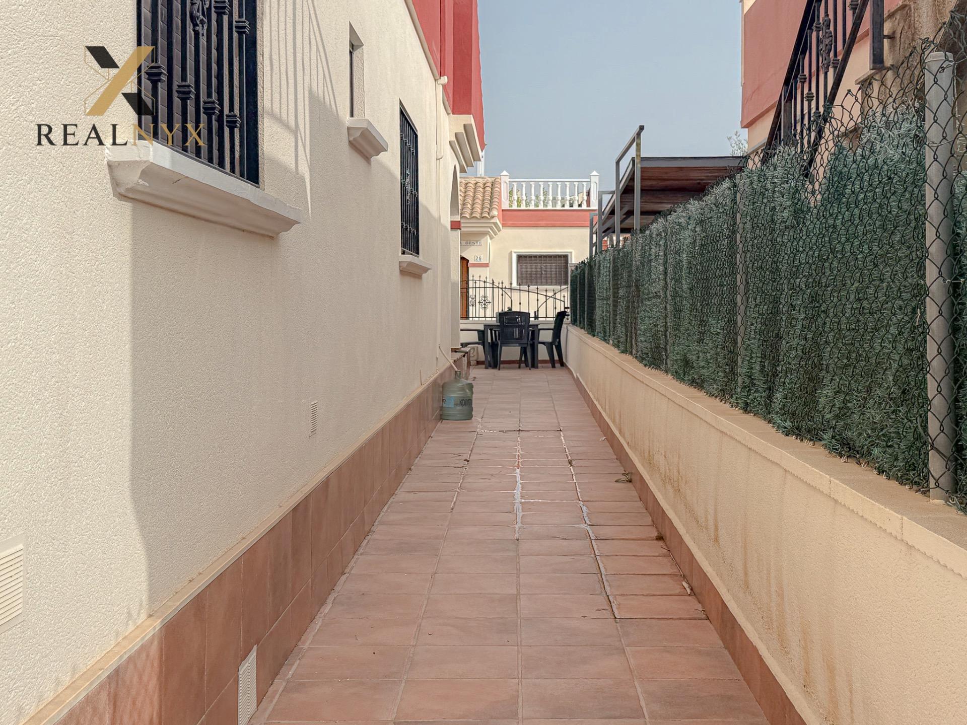 Aguas Nuevas! Espectacular chalet con gigantesco solarium y  - foto 13