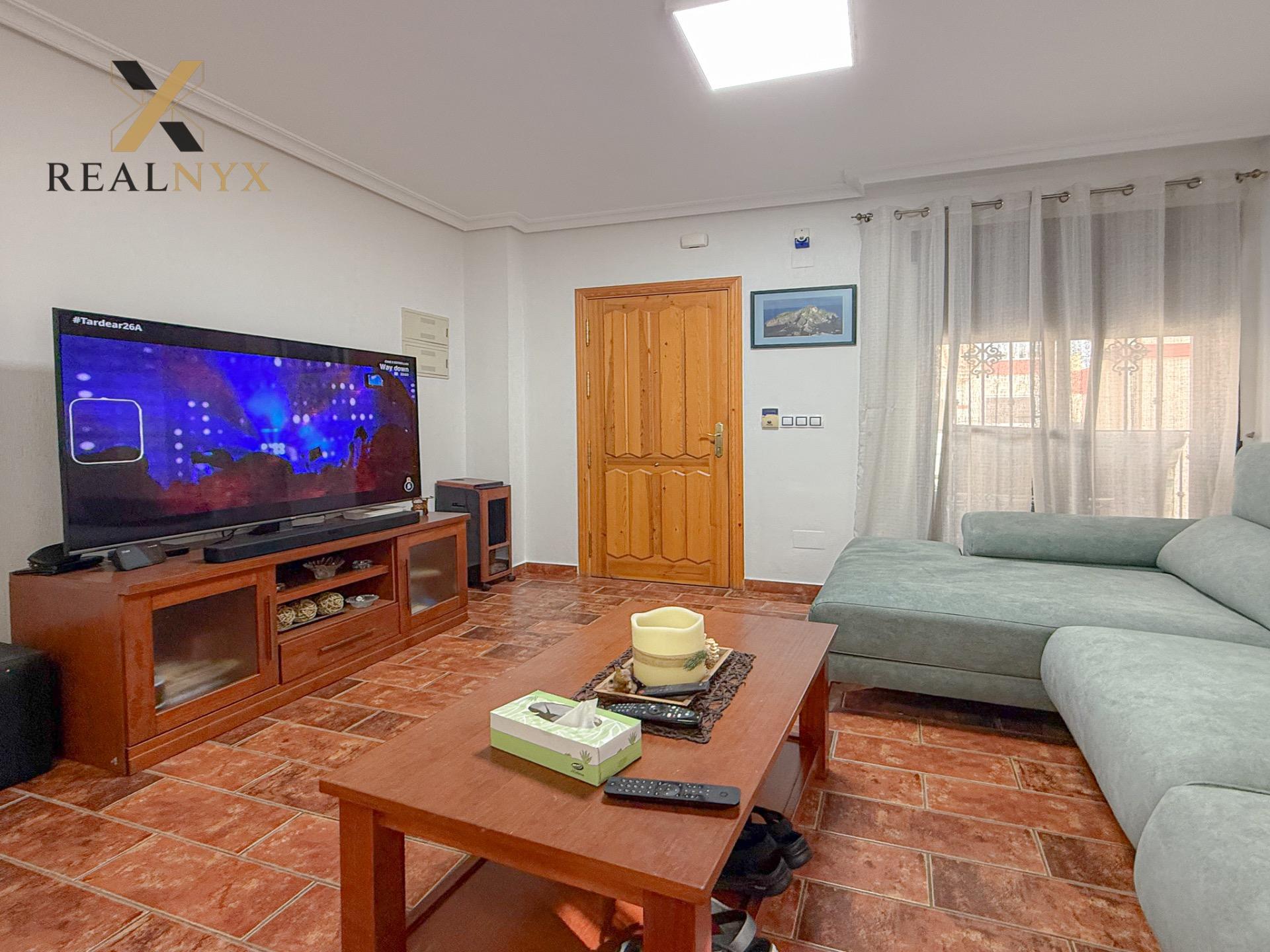 Aguas Nuevas! Espectacular chalet con gigantesco solarium y  - foto 23