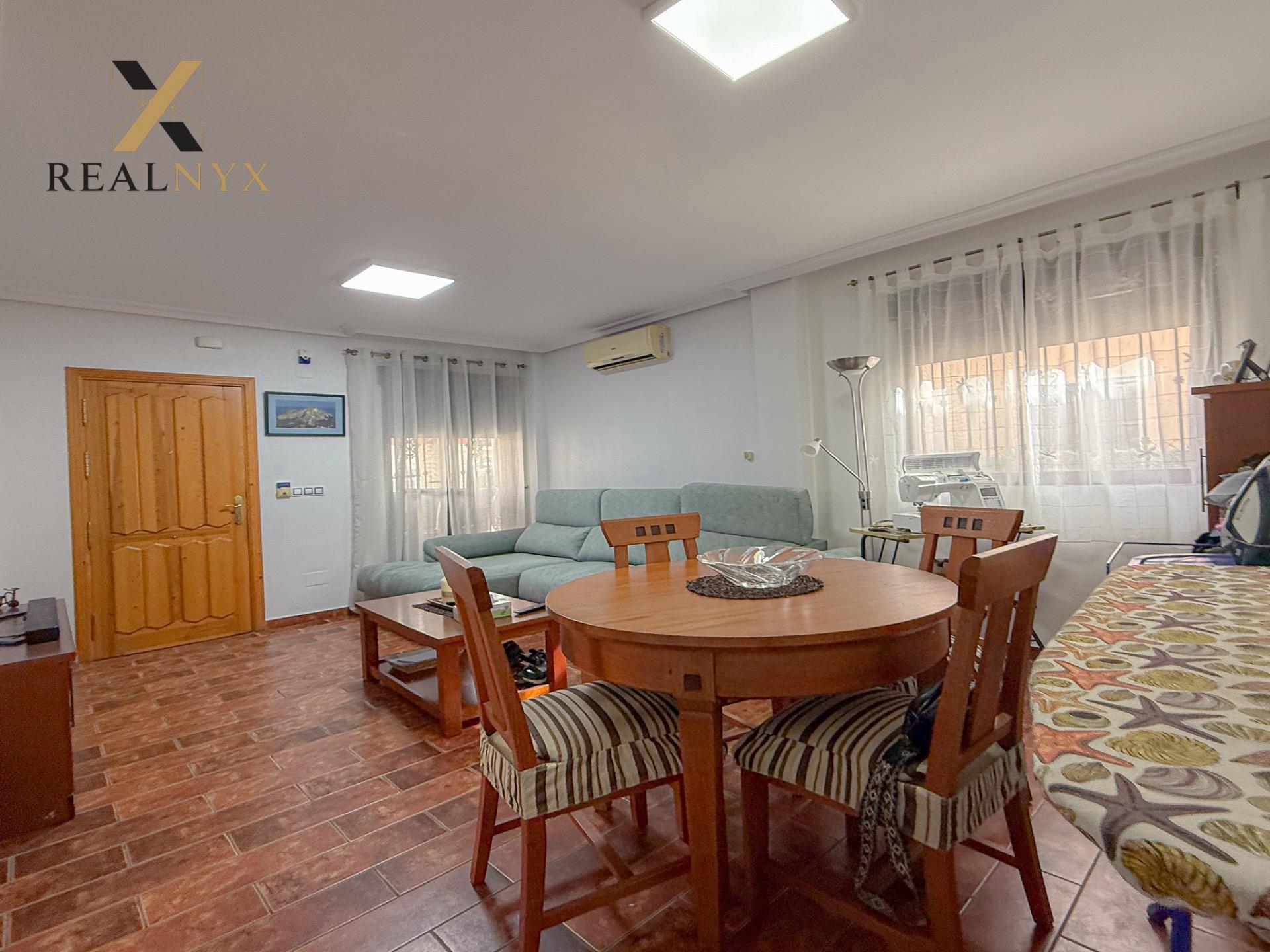 Aguas Nuevas! Espectacular chalet con gigantesco solarium y  - foto 24