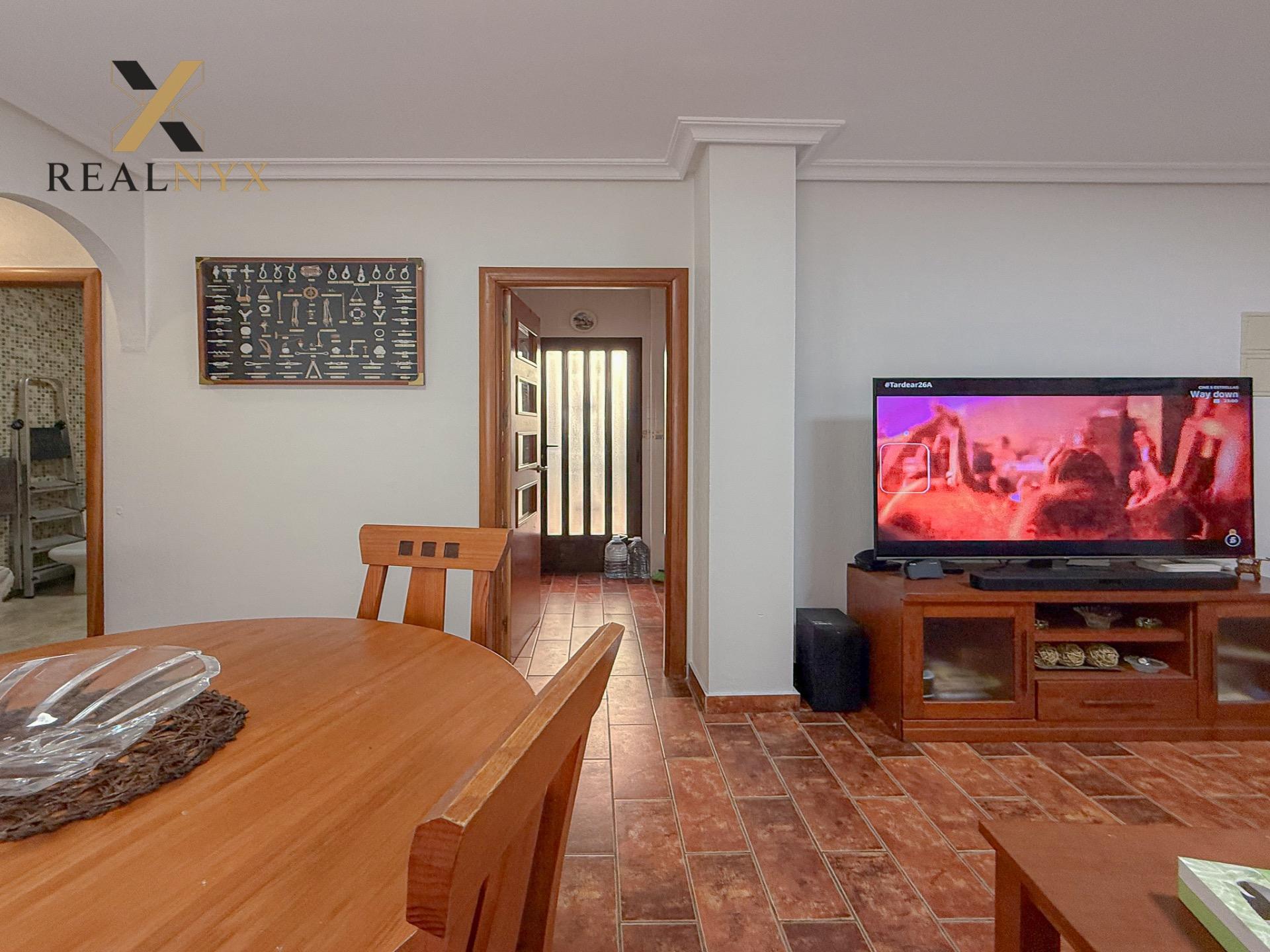 Aguas Nuevas! Espectacular chalet con gigantesco solarium y  - foto 25