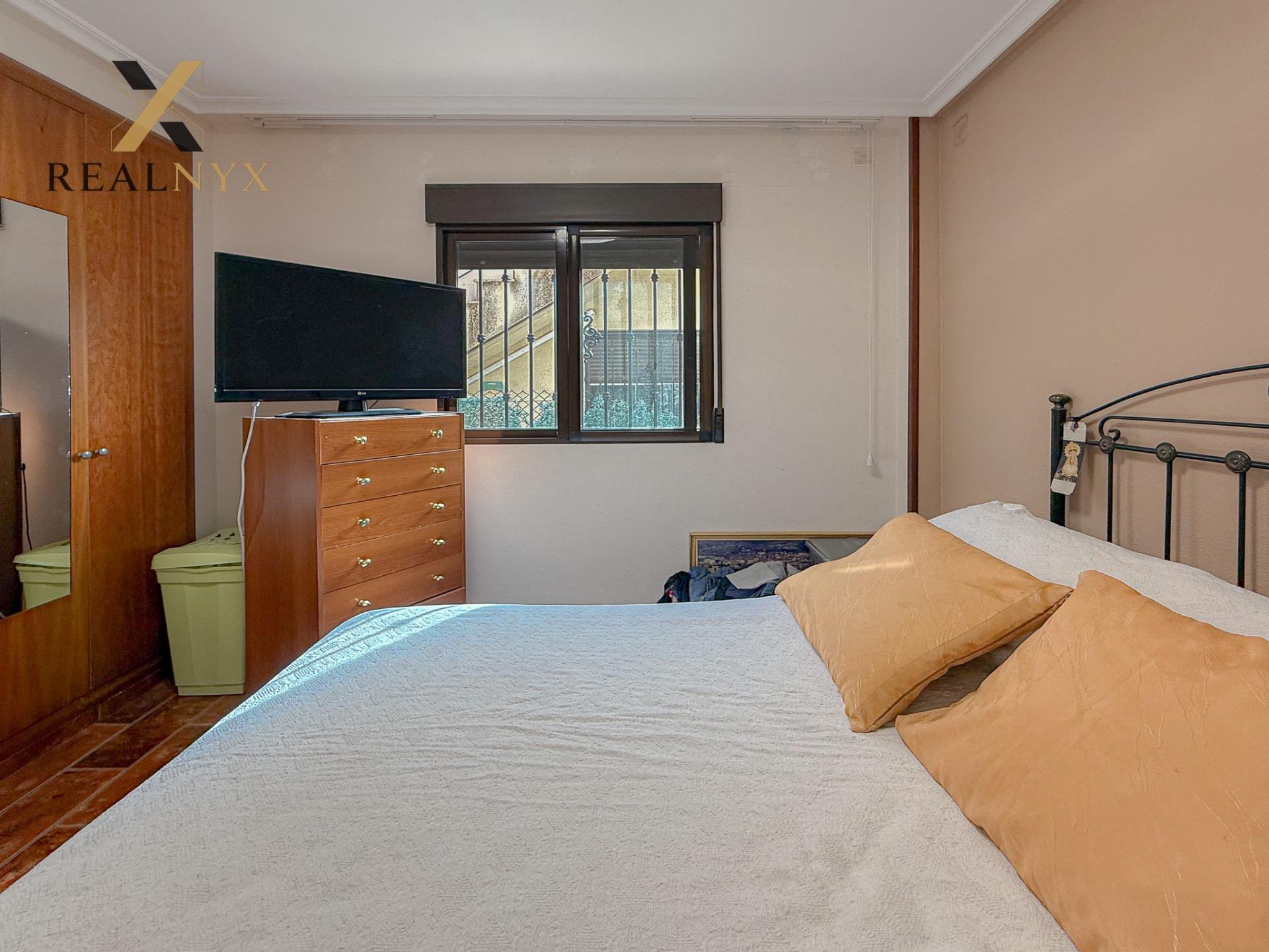 Aguas Nuevas! Espectacular chalet con gigantesco solarium y  - foto 31