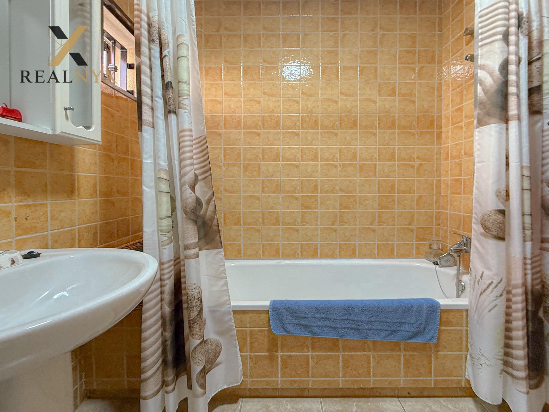 Aguas Nuevas! Espectacular chalet con gigantesco solarium y  - foto 33