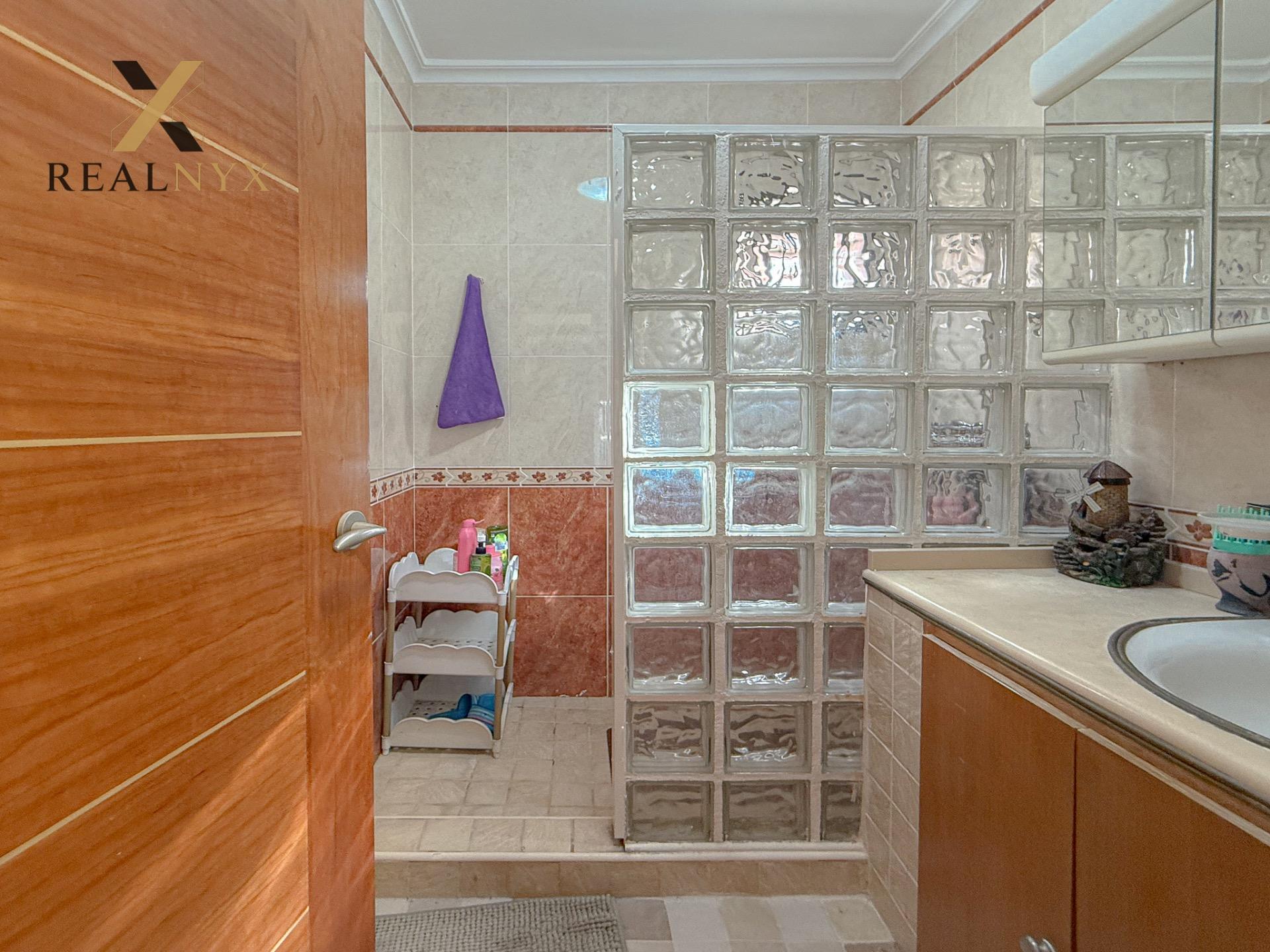 Aguas Nuevas! Espectacular chalet con gigantesco solarium y  - foto 36