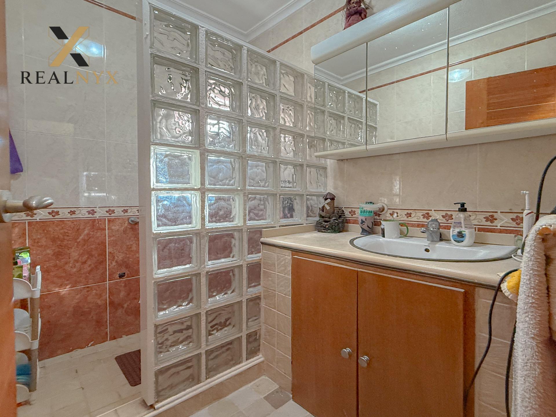 Aguas Nuevas! Espectacular chalet con gigantesco solarium y  - foto 37
