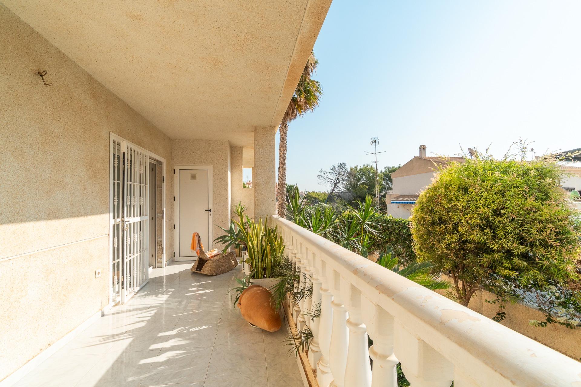 AMPLIO APARTAMENTO PLANTA BAJA DE 107 m2 JUNTO A PISCINA EN  - foto 5