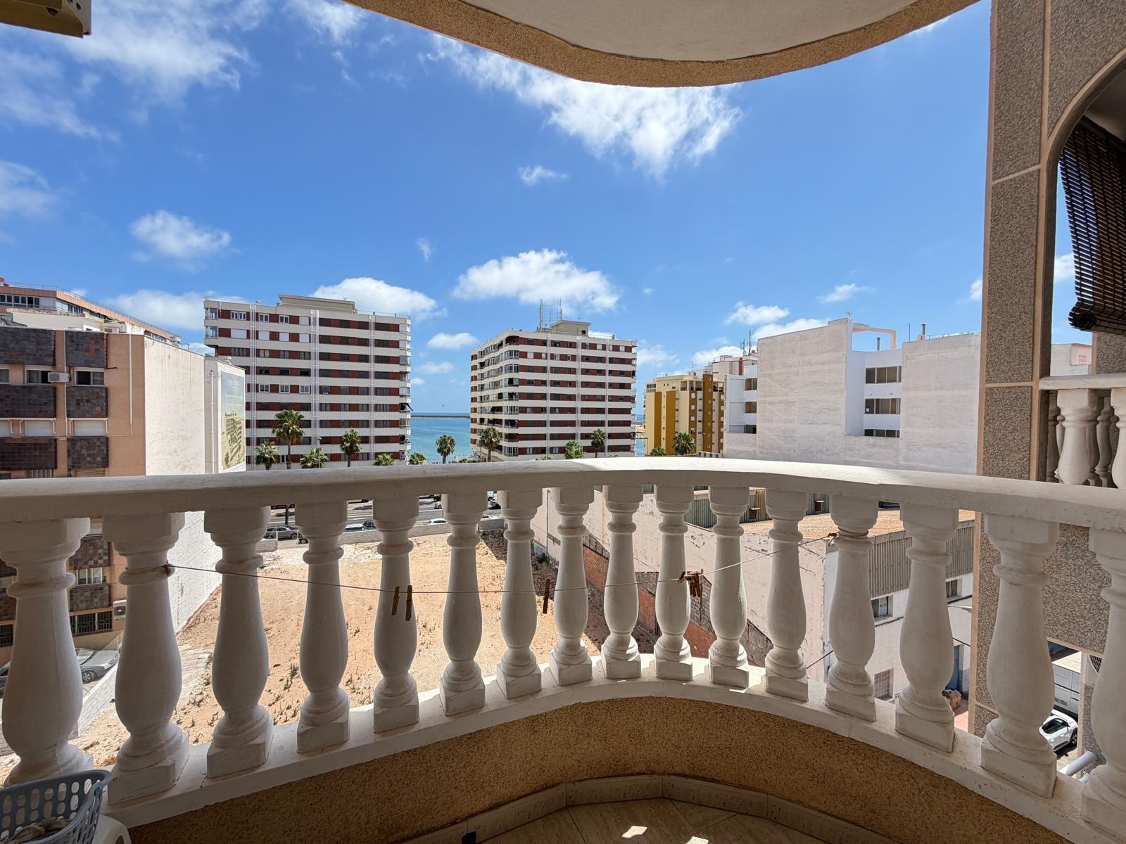 APARTAMENTO EN ACEQUION CON VISTAS AL MAR Y A 100 METROS DE  - foto 17