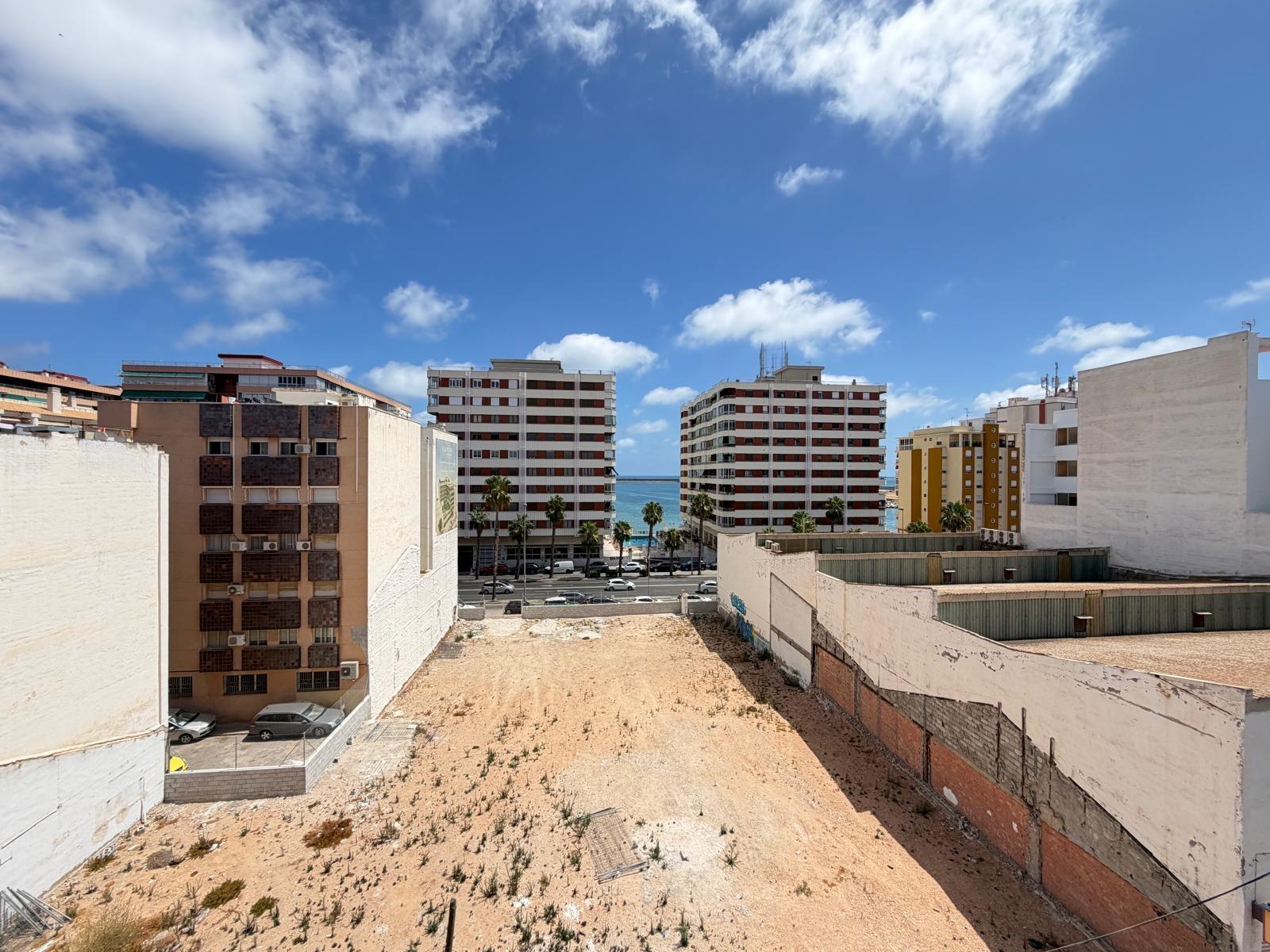 APARTAMENTO EN ACEQUION CON VISTAS AL MAR Y A 100 METROS DE  - foto 21