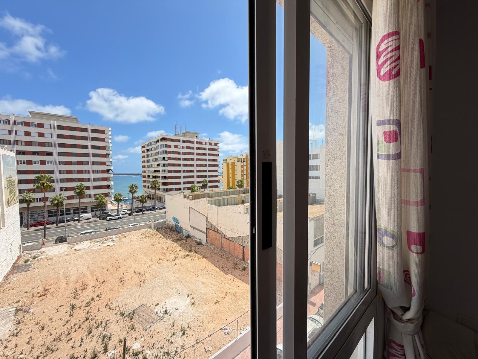 APARTAMENTO EN ACEQUION CON VISTAS AL MAR Y A 100 METROS DE  - foto 37