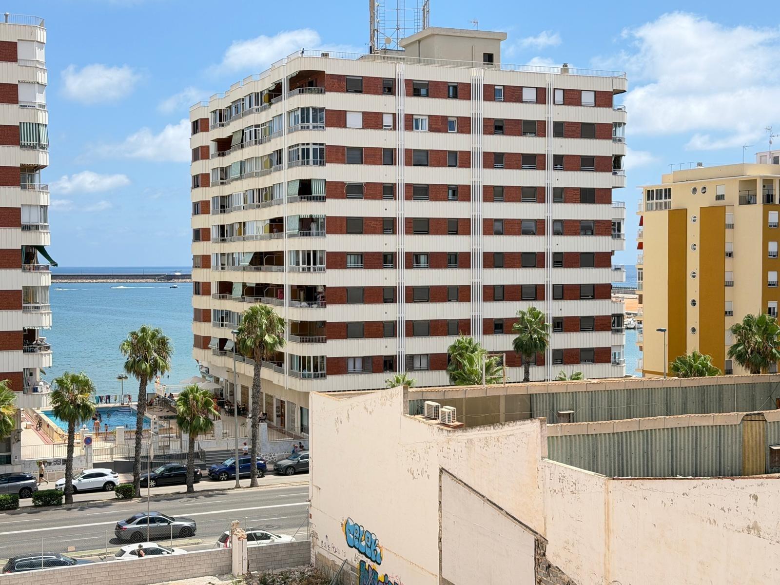 APARTAMENTO EN ACEQUION CON VISTAS AL MAR Y A 100 METROS DE  - foto 38