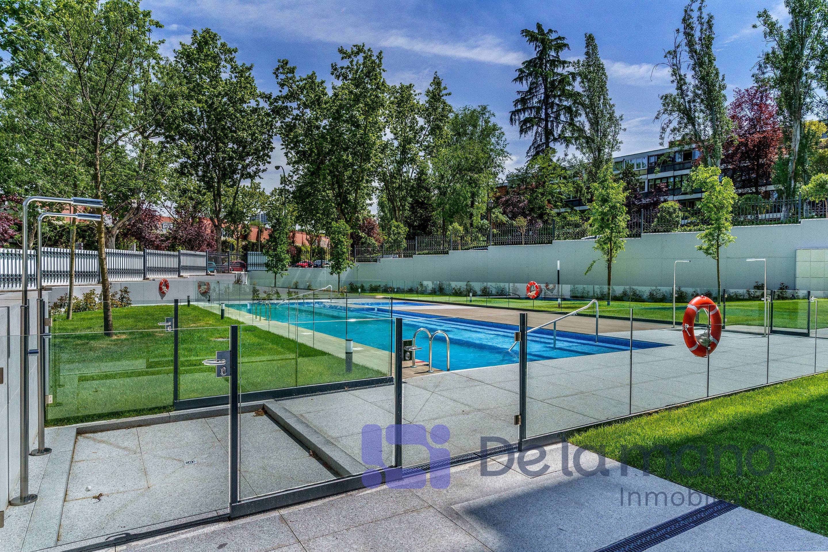 APARTAMENTO DE LUJO CON GARAJE, TRASTERO, PISCINA Y GIMNASIO - foto 2