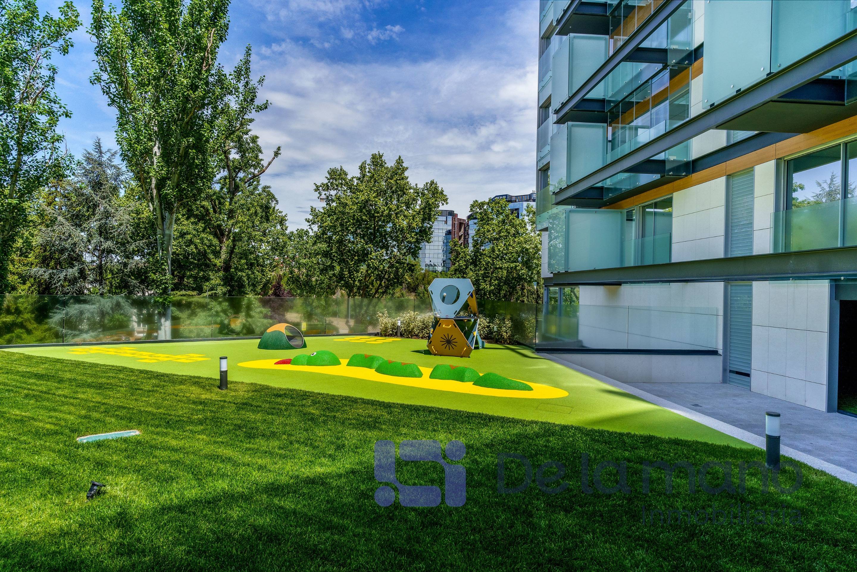 APARTAMENTO DE LUJO CON GARAJE, TRASTERO, PISCINA Y GIMNASIO - foto 3