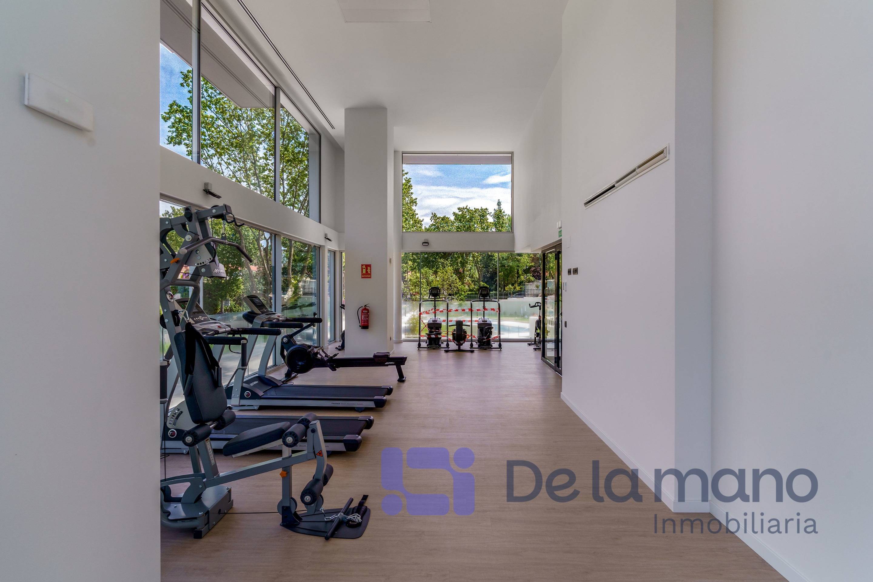 APARTAMENTO DE LUJO CON GARAJE, TRASTERO, PISCINA Y GIMNASIO - foto 5